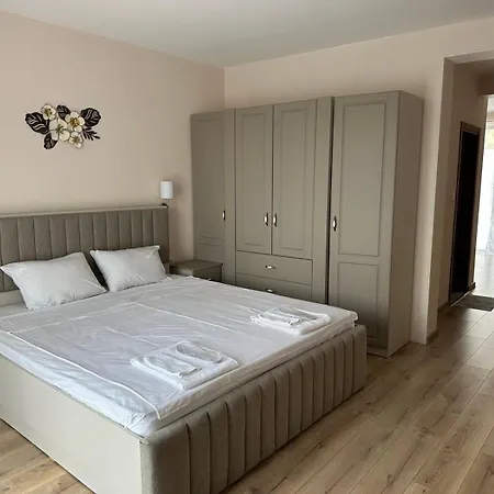 The Hillside 4*